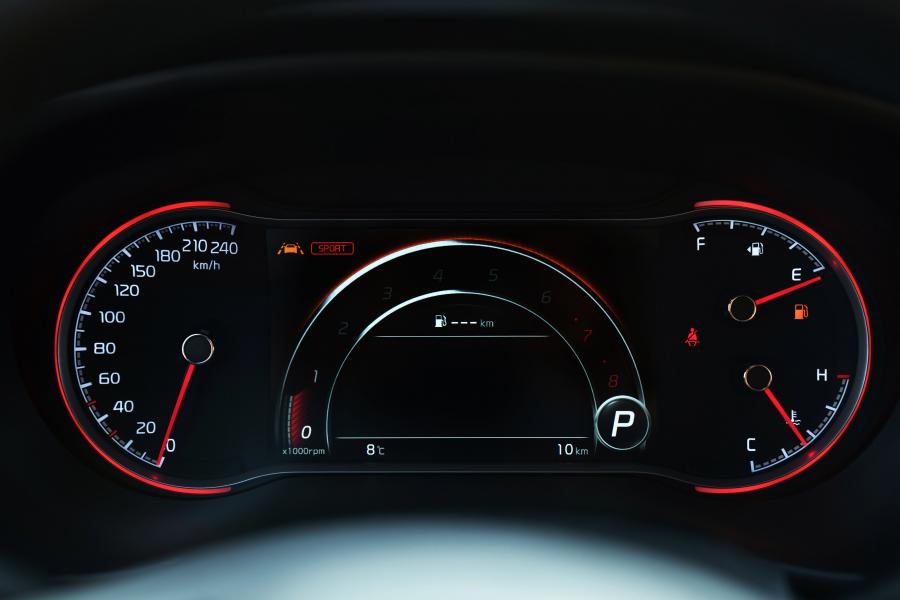 Панель приборов Kia KX5 (QL) 2019 года  (фото 3 из 6)